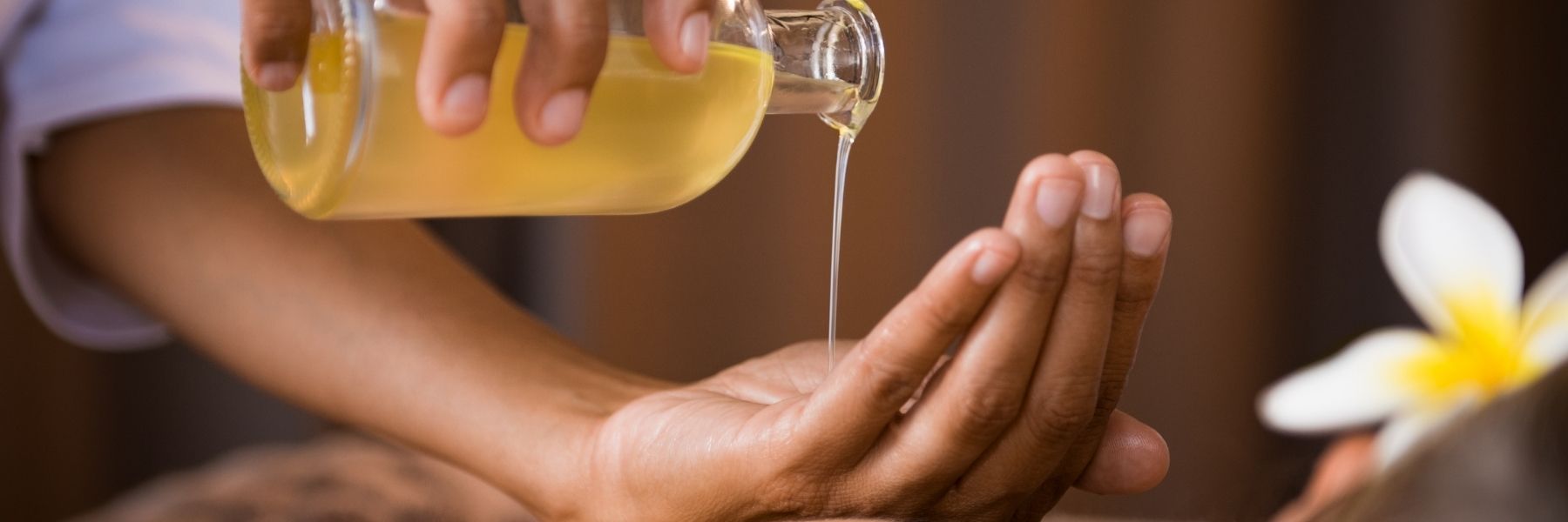 Huiles à massage : 3 recettes à base d’huile d’amande douce